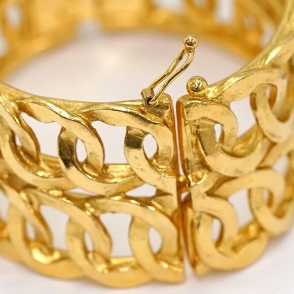 CHANEL CC Logo Cuff Bangle Bracelet 7" Gold Tone 96P Auth w/Box #785-237 - Picture 7 of 8